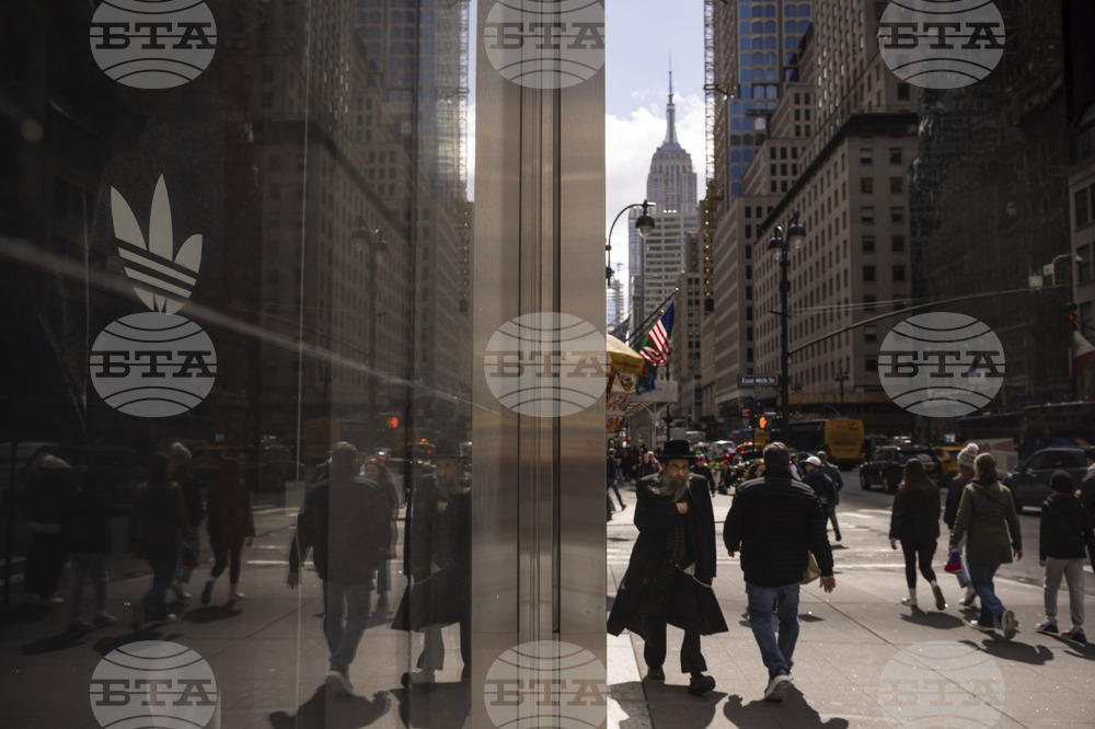 "Адидас" повиши прогнозата си за годишната печалба благодарение на по-добри резултати и ограничаване на ефекта от митата в САЩ