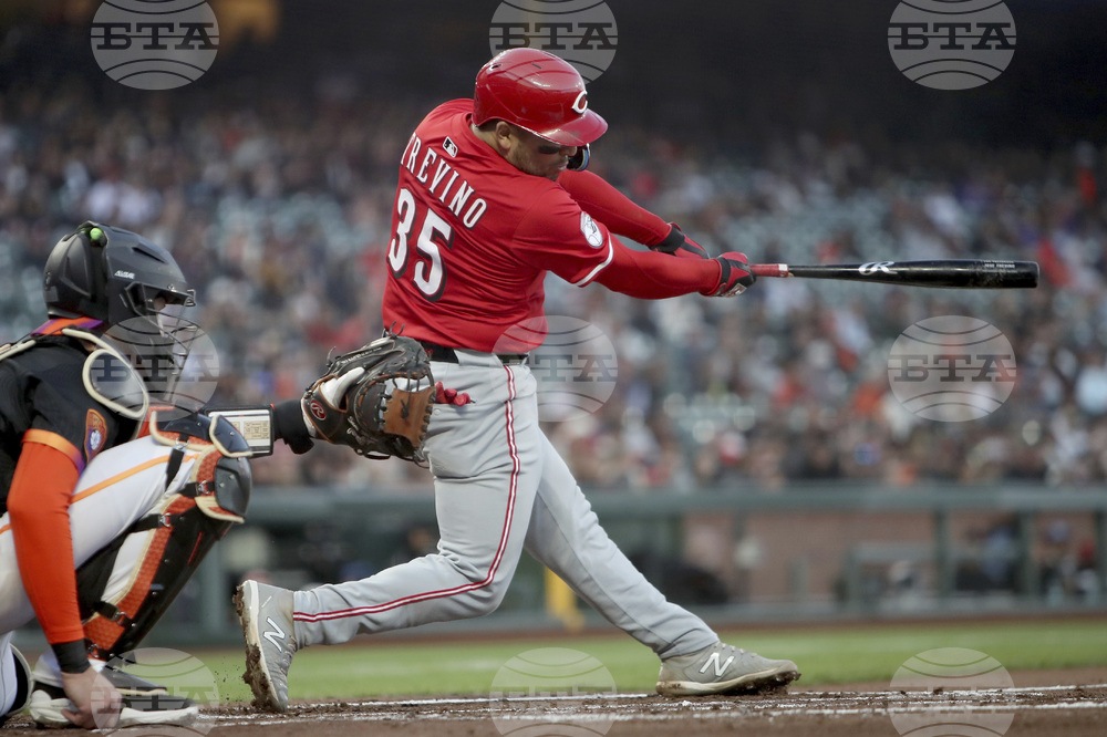 Reds Giants Baseball