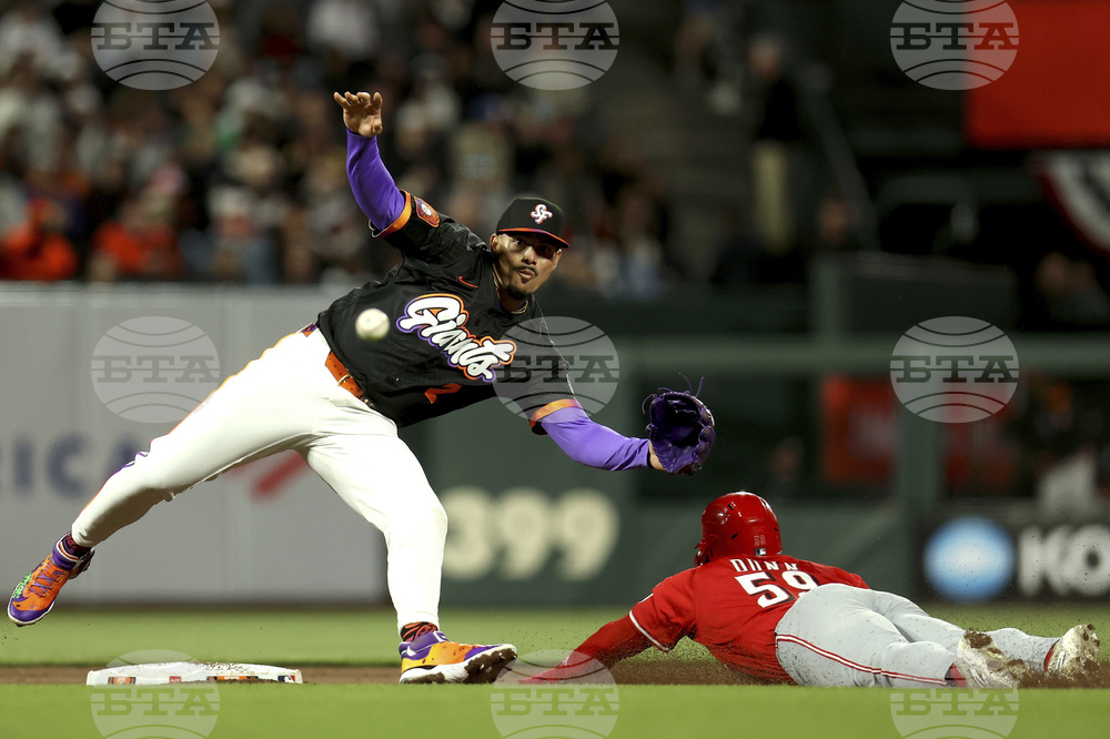 Reds Giants Baseball