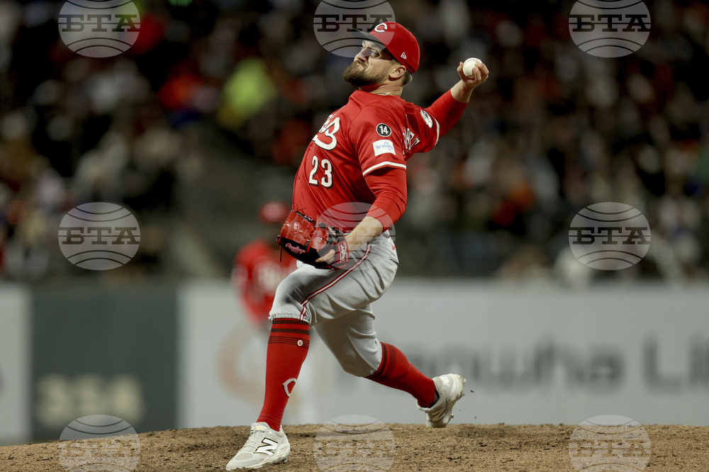 Reds Giants Baseball
