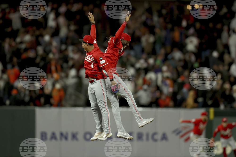 Reds Giants Baseball