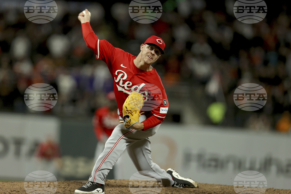 Reds Giants Baseball