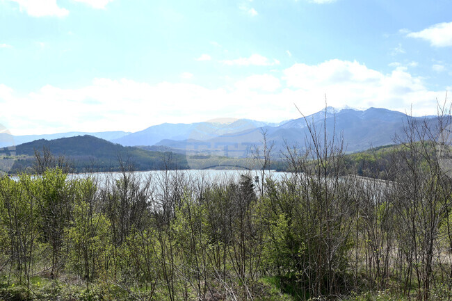Добри са условията за туризъм в планините, но следобед се очаква динамично време, съобщиха от Планинската спасителна служба на БЧК