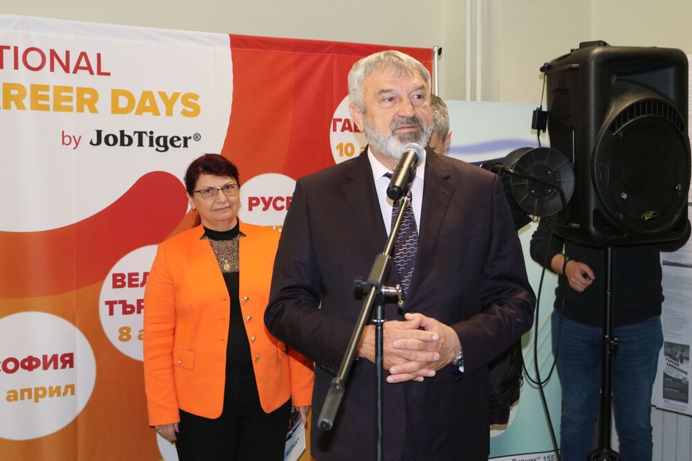 Областна администрация Русе: Дванайсет български и международни фирми се включиха в Националните дни на кариерата в Русе