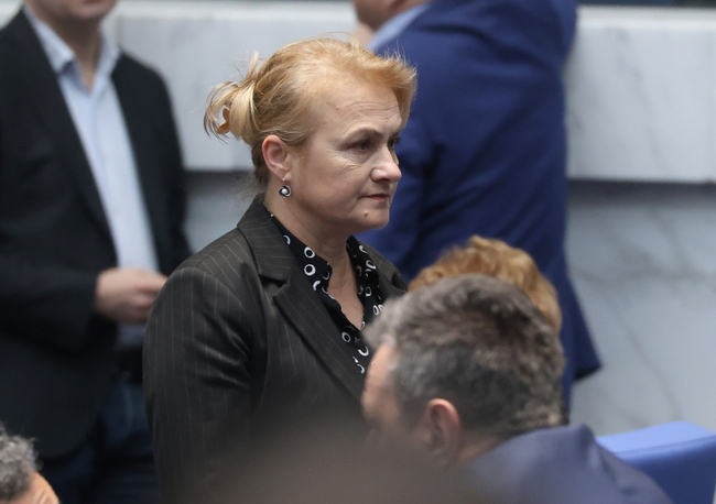 Френетичното бързане с приемането на измененията в Закона за енергията от възобновяеми източници е подготовка за нова кражба, смятат от "Величие" 