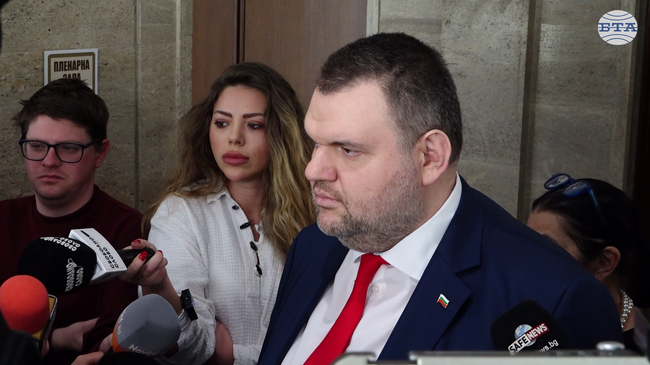 Политиците злоупотребяват с трагедия, каза Делян Пеевски за поисканата оставка на председателя на АПИ след катастрофата, в която загина Сияна