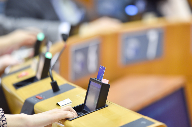 Процесът на присъединяване на Турция към ЕС трябва да остане замразен, според външната комисия на ЕП