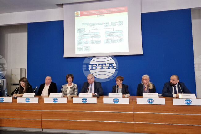 Национален пресклуб на БТА София - „18 години - Комисия по досиетата“ - пресконференция