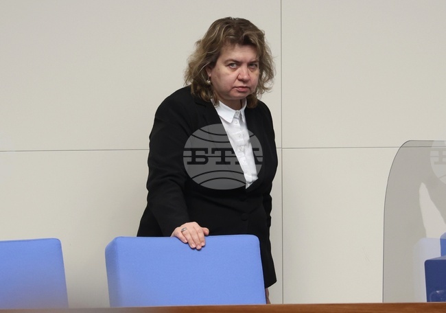 Председателят на Народното събрание Наталия Киселова поздрави Кирил Милов за златния медал на Европейското първенство по борба