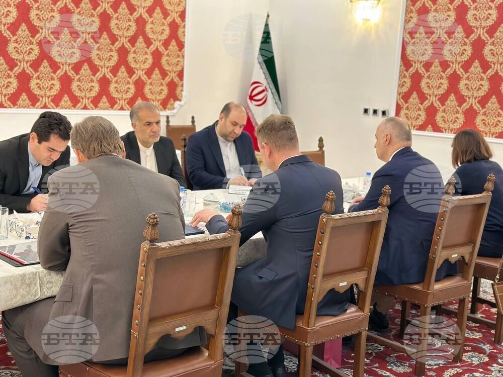 ИРНА: Иран и Русия обсъдиха мерки за ускоряване на изграждането на железопътната линия между Рещ и Астара