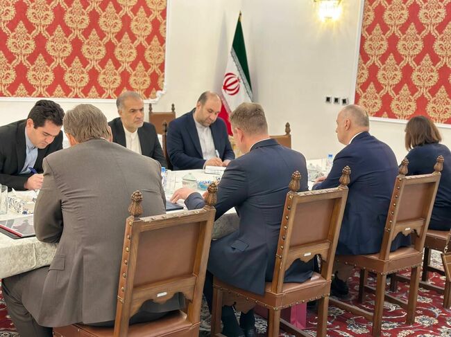 ИРНА: Иран и Русия обсъдиха мерки за ускоряване на изграждането на железопътната линия между Рещ и Астара