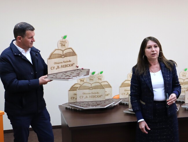  Община Хасково започна кампания „В училище без телефон“ 