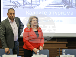 "Кадровият недостиг в туризма: Хора, решения, бъдеще" - кръгла маса