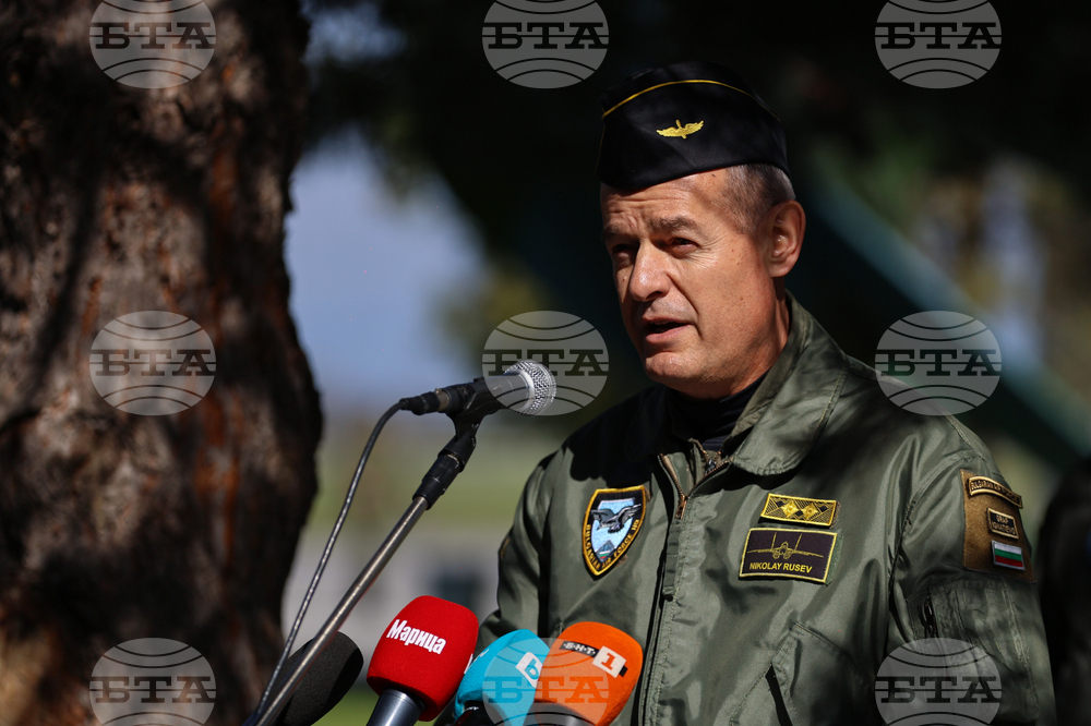 Констатирано е отклонение в една от системите на F-16 след кацане, но това не значи, че самолетът е счупен, каза генерал-майор Николай Русев