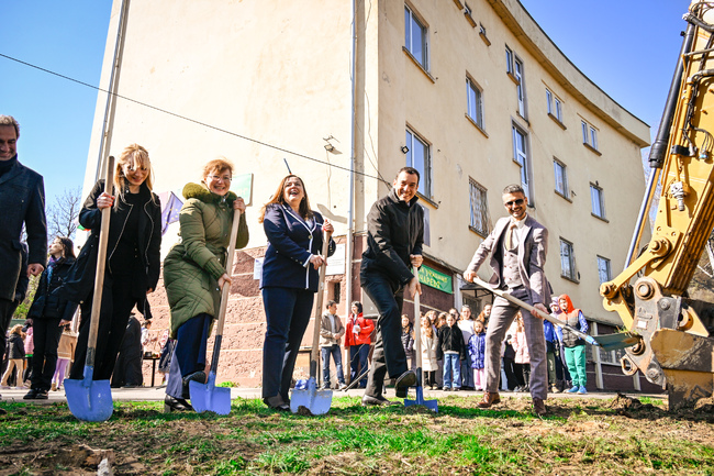 Започнахме строителството на нова сграда към 83 Основно училище „Елин Пелин“ в Панчарево, съобщи кметът на София Васил Терзиев 