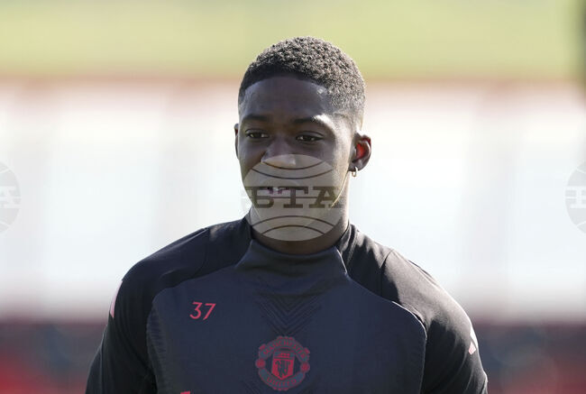 Мениджърът на Манчестър Юнайтед Рубен Аморим увери, че тениската, носена от брата на Коби Мейно, няма да навреди на футболиста