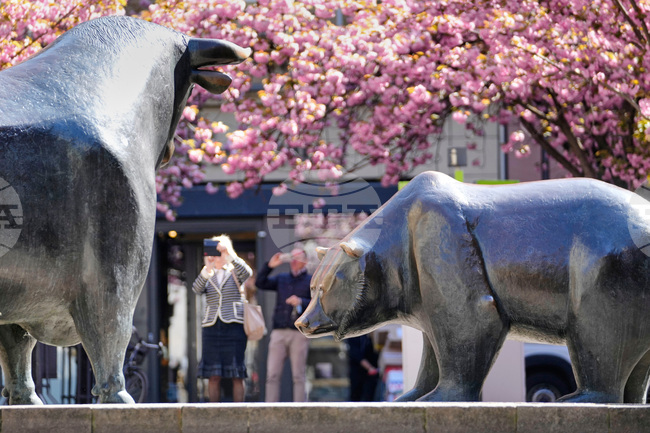 Повечето европейски борсови индекси приключиха сесиите си низходящо