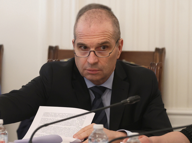 Ще бъде спасен животът на 150 души, ако успеем да сведем до нула жертвите в 36-те критични пътни участъка до края на годината, каза министър Гроздан Караджов