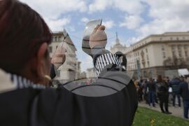 Протест - затворени заведения