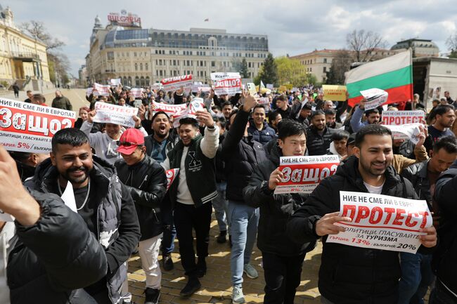 Restaurant, Hotel Owners Demand 9% VAT Rate Reinstated at Rally In Sofia