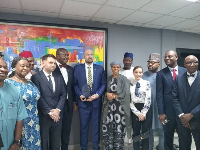 Българското посолство в Нигерия бе отличено с награда за подкрепа на търговията и културата