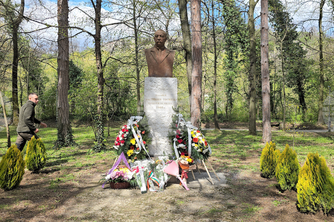 Със занимания по горска педагогика и поднасяне на венци и цветя пред паметника на инж. Никола Василев ще бъде отбелязана Седмицата на гората в Ловеч