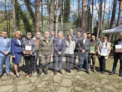 Ловеч - Седмица на гората - паметна плоча