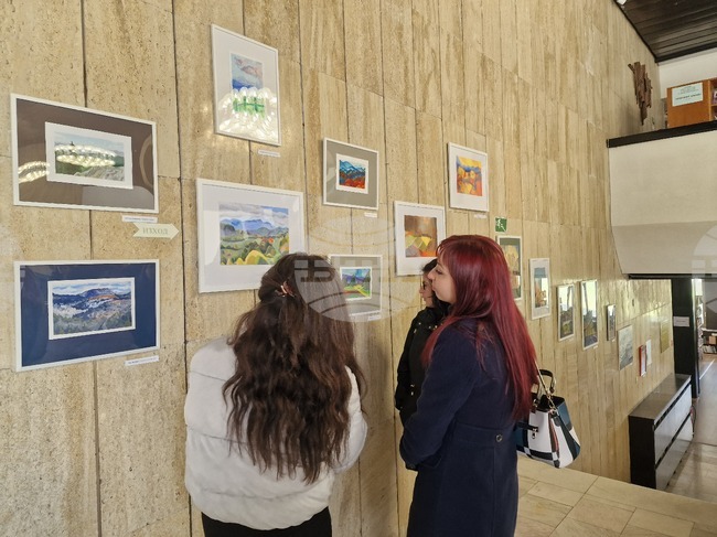 В библиотеката в Смолян откриха изложба "Пейзаж от Родопите"