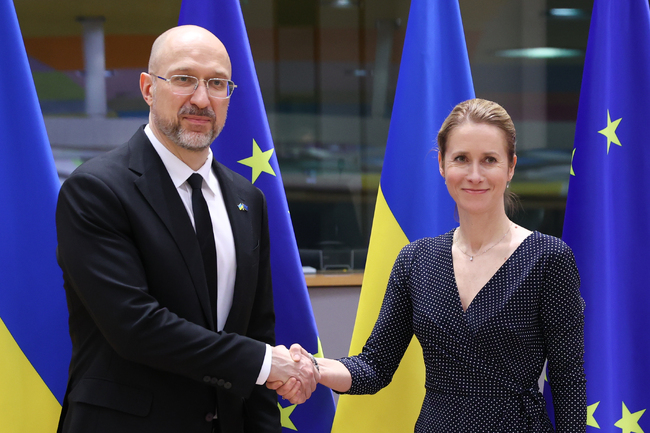 Украйна иска равнопоставено споразумение със САЩ за полезните изкопаеми, каза украинският премиер