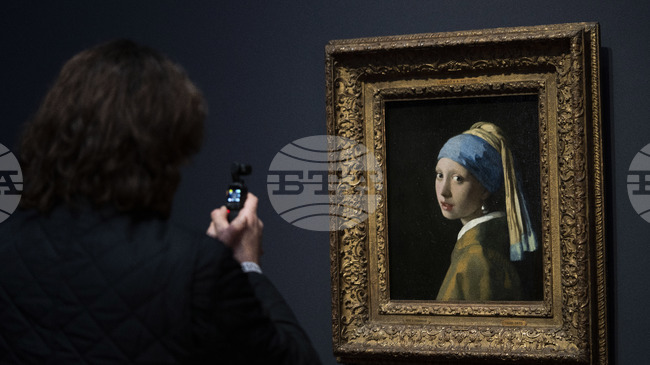 Картината „Момичето с перлената обеца" на Вермеер ще бъде изложена в Япония през август и септември