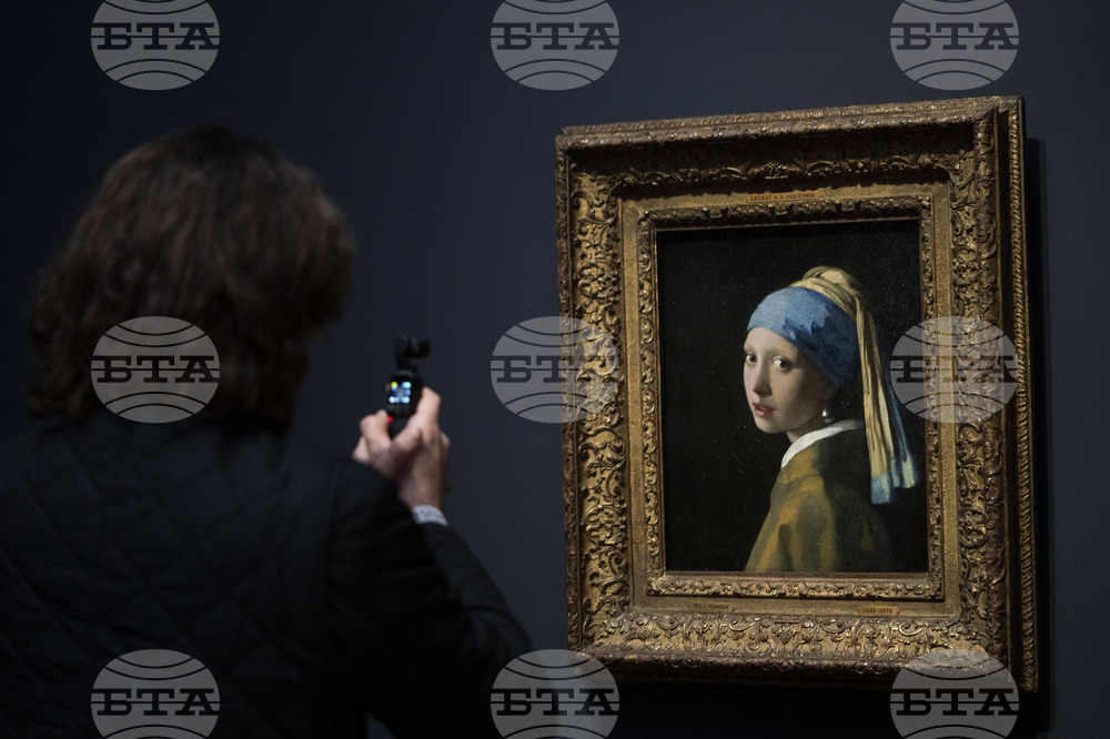 Картината „Момичето с перлената обеца" на Вермеер ще бъде изложена в Япония през август и септември