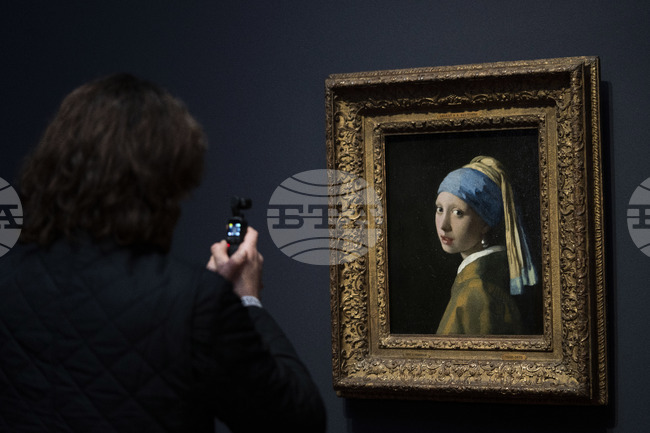 Картината „Момичето с перлената обеца" на Вермеер ще бъде изложена в Япония през август и септември