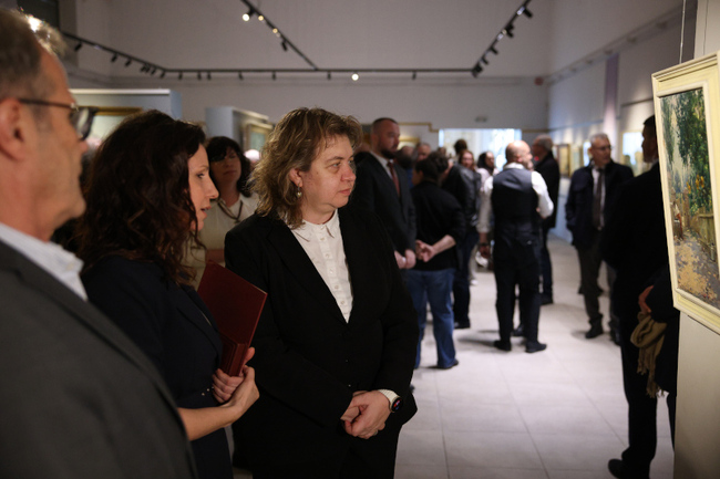 Председателят на Народното събрание Наталия Киселова откри изложбата „Една непозната колекция“ в Националната художествена академия
