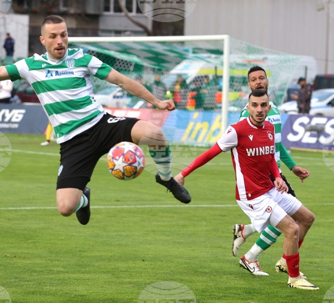 Черно море и ЦСКА-София завършиха наравно, финалистът за Купата на България ще се реши в реванша