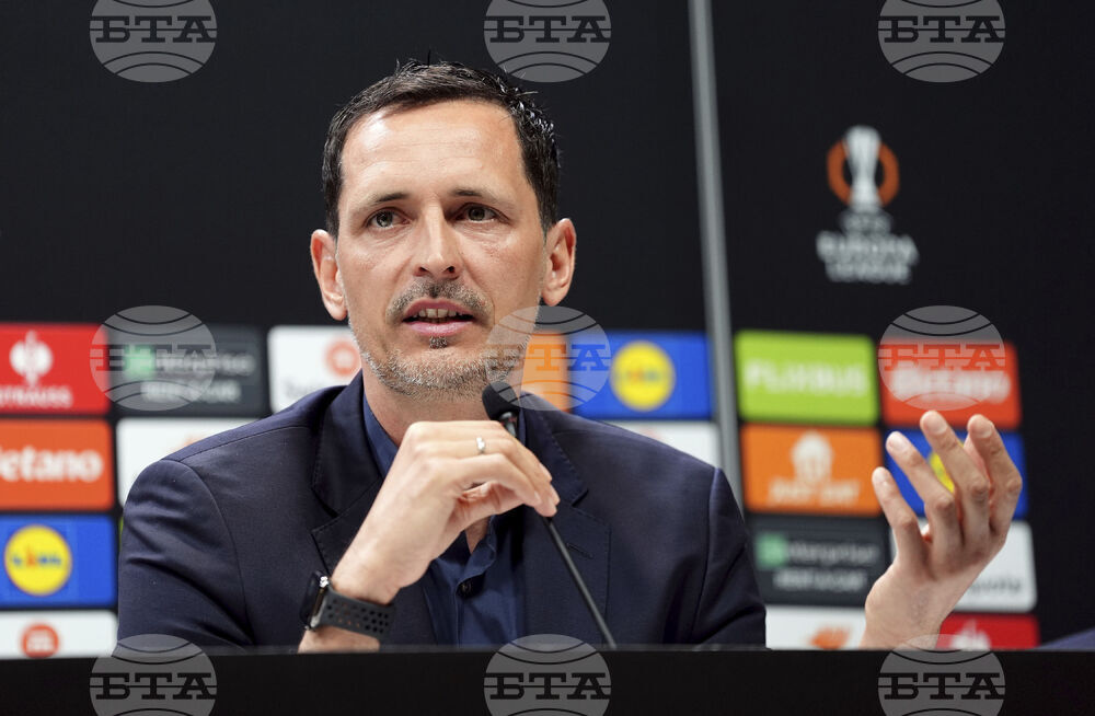 Наставникът на Айнтрахт Франкфурт Дино Топмьолер: „Може би натискът върху футболистите беше твърде голям натиск“