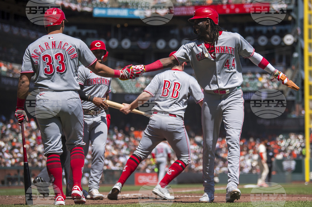 Reds Giants Baseball