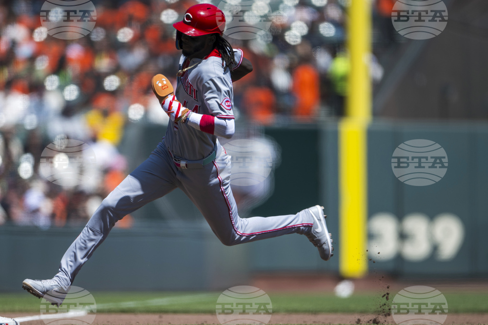 Reds Giants Baseball