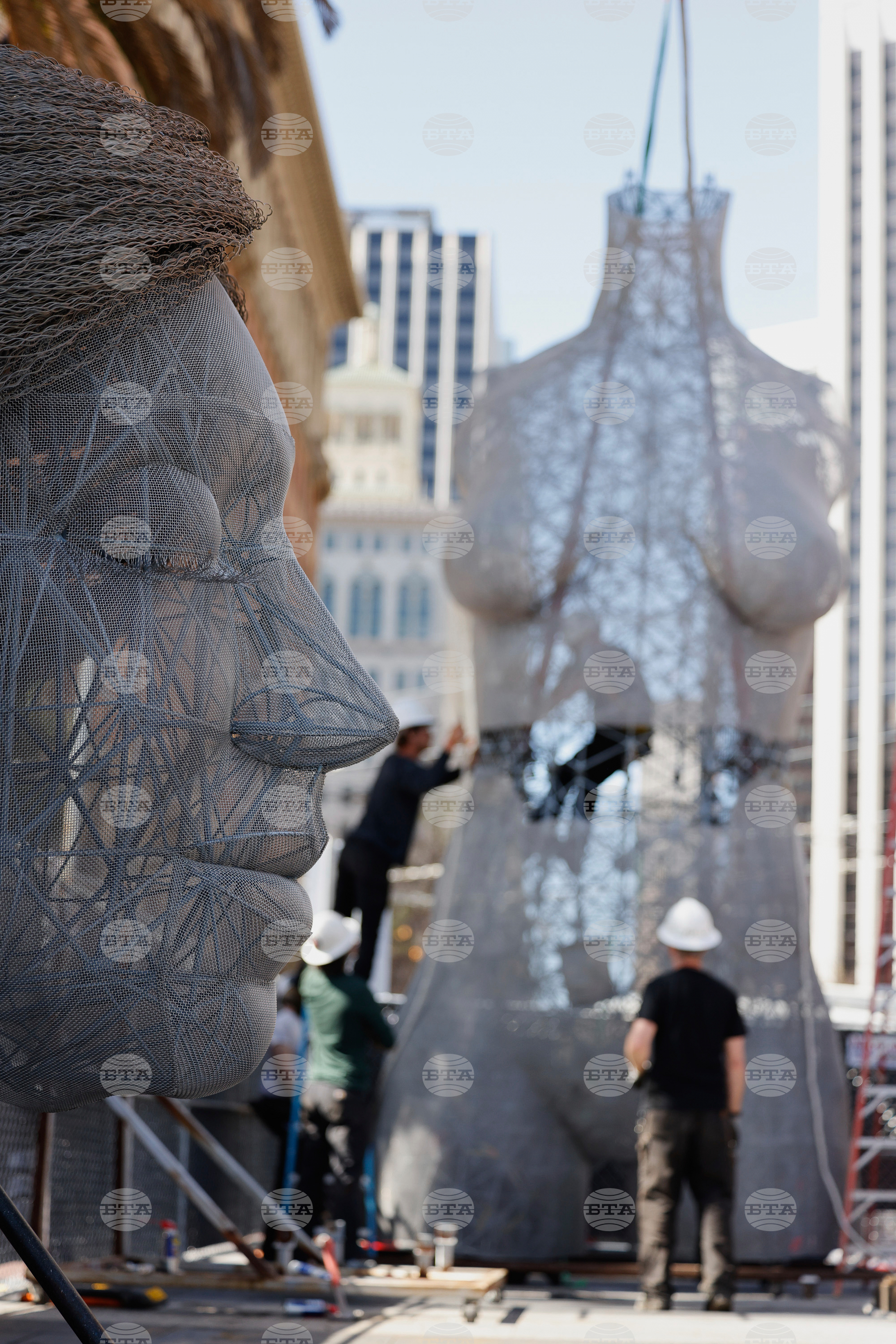 California Naked Sculpture