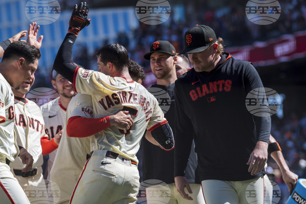 Reds Giants Baseball