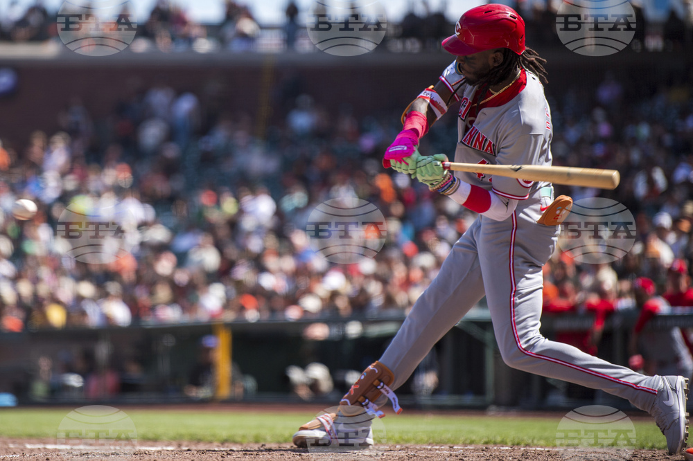 Reds Giants Baseball
