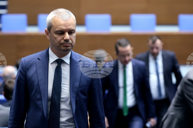 Vazrazhdane Leader: MECh Will Move for No-confidence Vote against Cabinet over Corruption