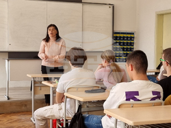 Ямбол - гимназия - хуманитарна паралелка - среща с ученици