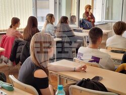 Ямбол - гимназия - хуманитарна паралелка - среща с ученици