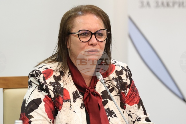 Децата заслужават безгрижно детство, заявява в поздравление председателят на Държавната агенция за закрила на детето Теодора Иванова 