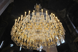 Видин - катедрален храм „Св. Димитър“ - реновирани полилеи