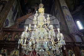 Видин - катедрален храм „Св. Димитър“ - реновирани полилеи