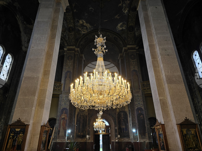 Видин - катедрален храм „Св. Димитър“ - реновирани полилеи