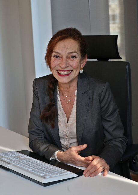 Работим за засилване на научното сътрудничество между България и Германия, каза посланик Ирене Планк пред в. "Аз-буки"