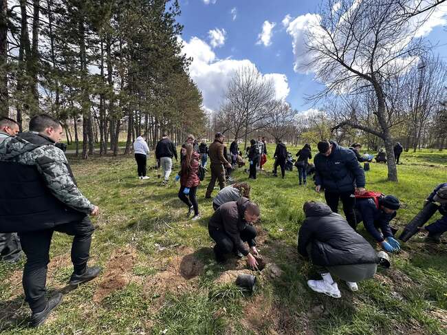 Ученици от Казанлък участваха в инициативи по повод 100 години Седмица на гората