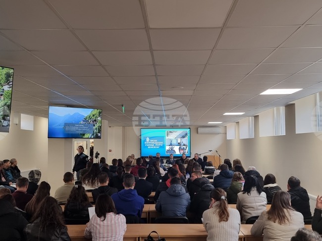 ВВВУ „Георги Бенковски“ посреща бъдещи курсанти и студенти в Деня на отворените врати